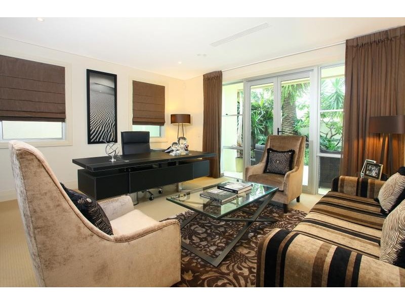 50 Admiralty Drive, Paradise Waters QLD 4217