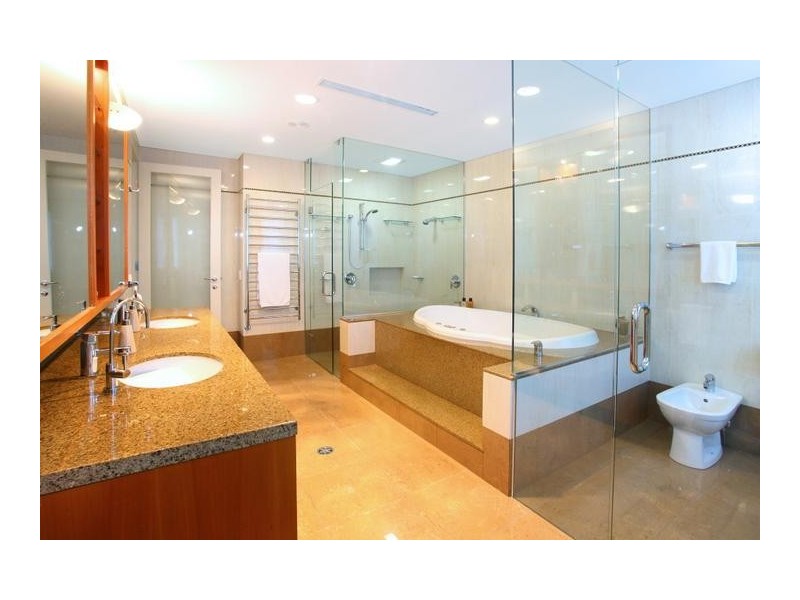 50 Admiralty Drive, Paradise Waters QLD 4217