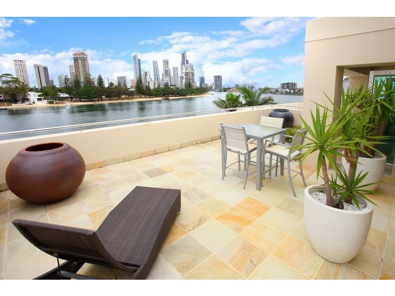 50 Admiralty Drive, Paradise Waters QLD 4217