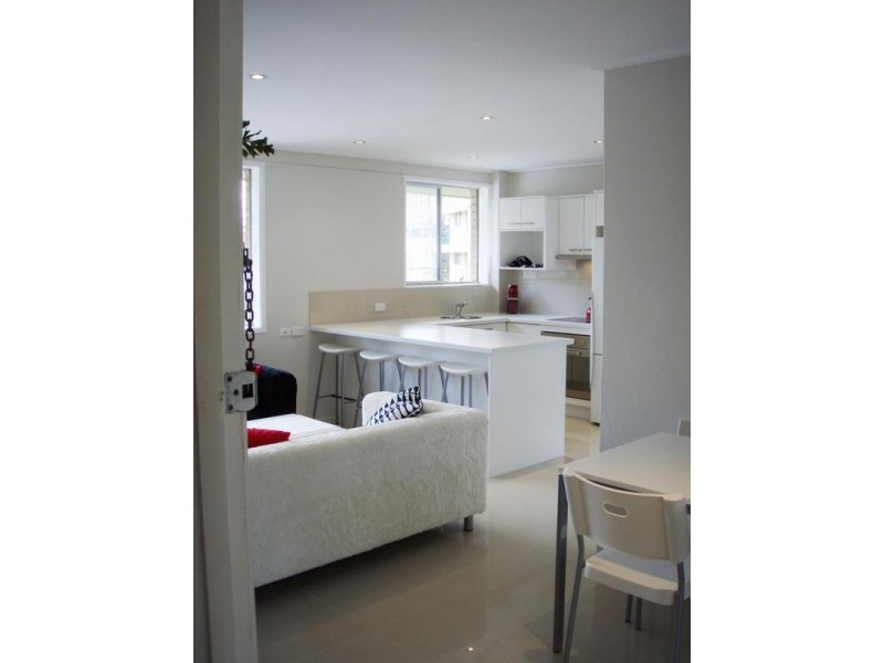 5 Thornton Street ‘Orly’, Surfers Paradise QLD 4217