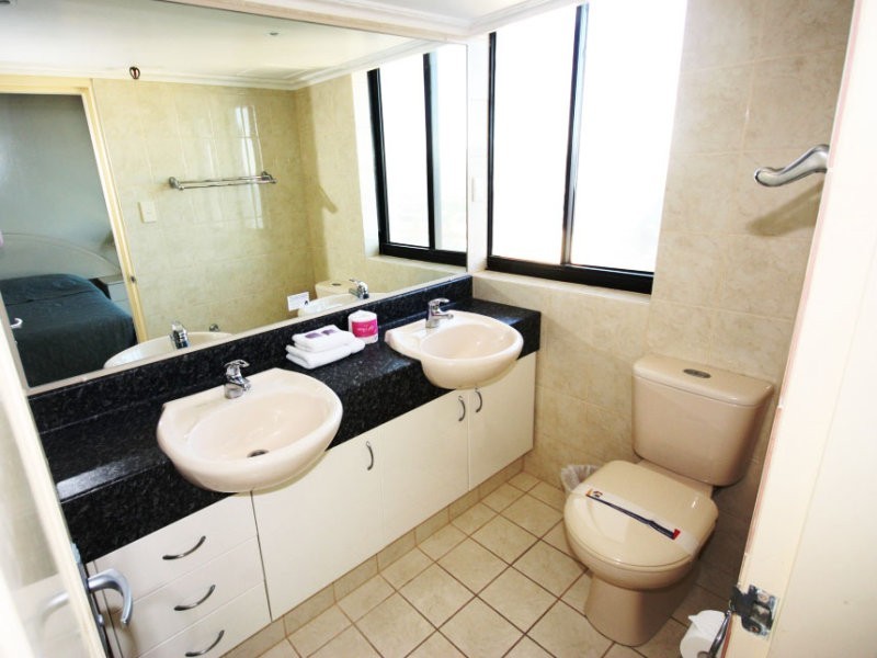 4 Old Burleigh Road ‘Surfers Aquarius’, Surfers Paradise QLD 4217