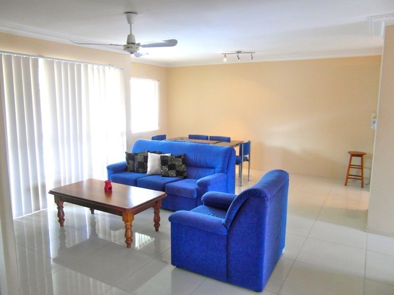 21 Oak Avenue, Surfers Paradise QLD 4217