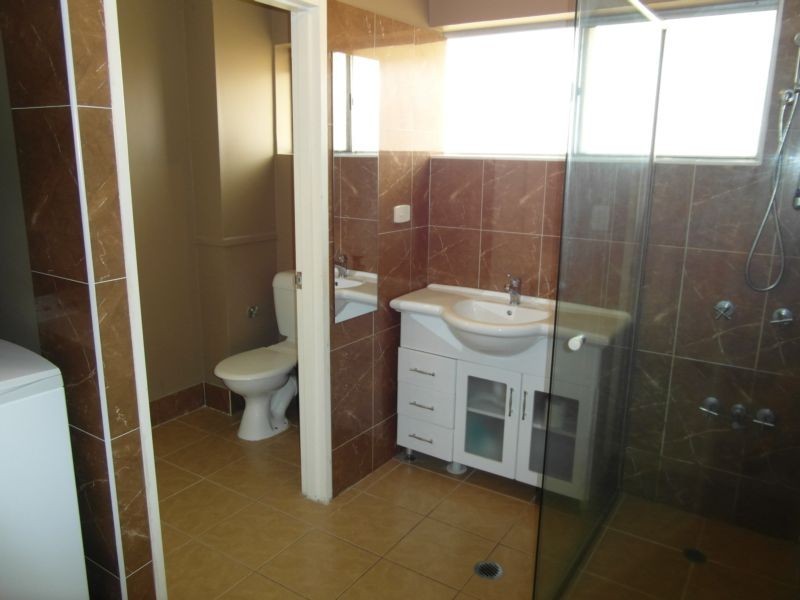 21 Oak Avenue, Surfers Paradise QLD 4217