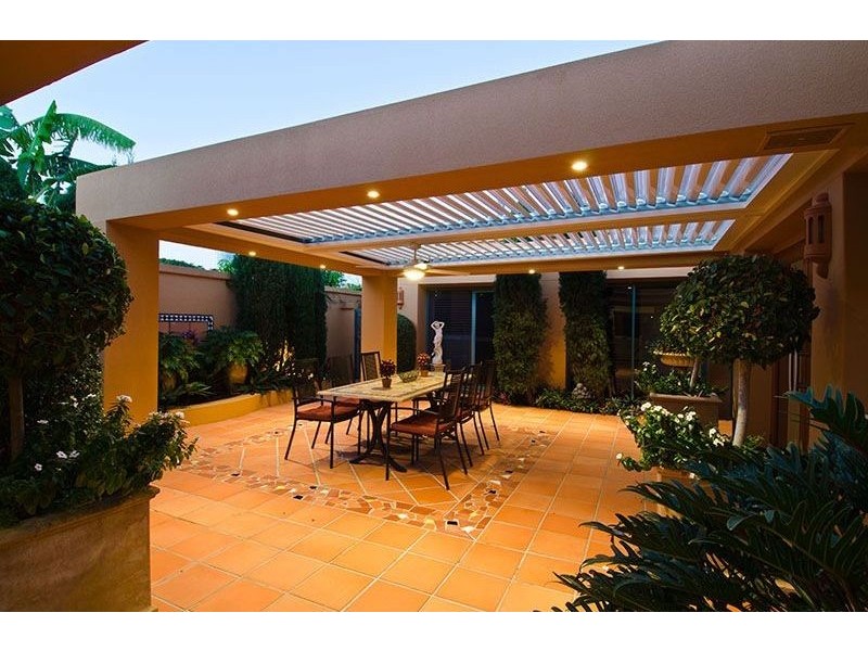 9 Etna Street, Isle Of Capri QLD 4217
