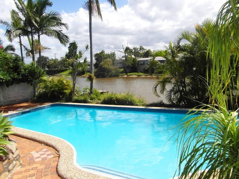14 Gibraltar Drive, Isle Of Capri QLD 4217