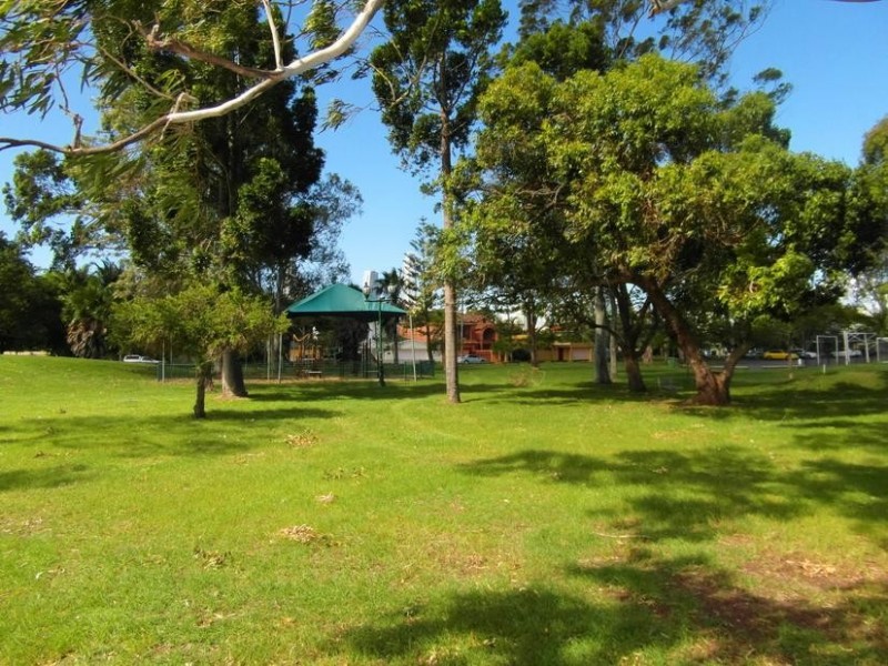 14 Gibraltar Drive, Isle Of Capri QLD 4217