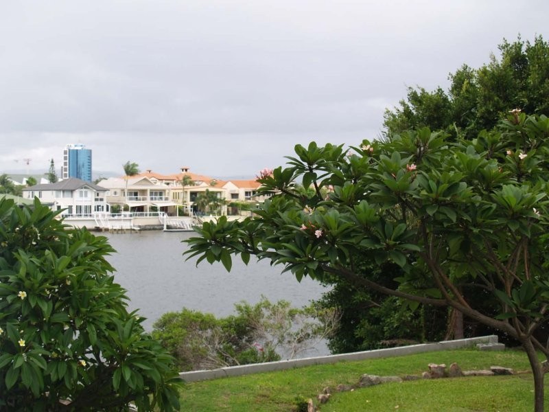 28 Riverview Parade, Surfers Paradise QLD 4217