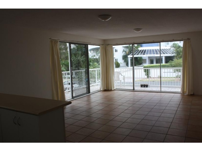 28 Riverview Parade, Surfers Paradise QLD 4217
