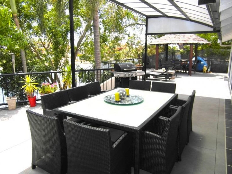 2 Platypus Avenue, Sorrento QLD 4217