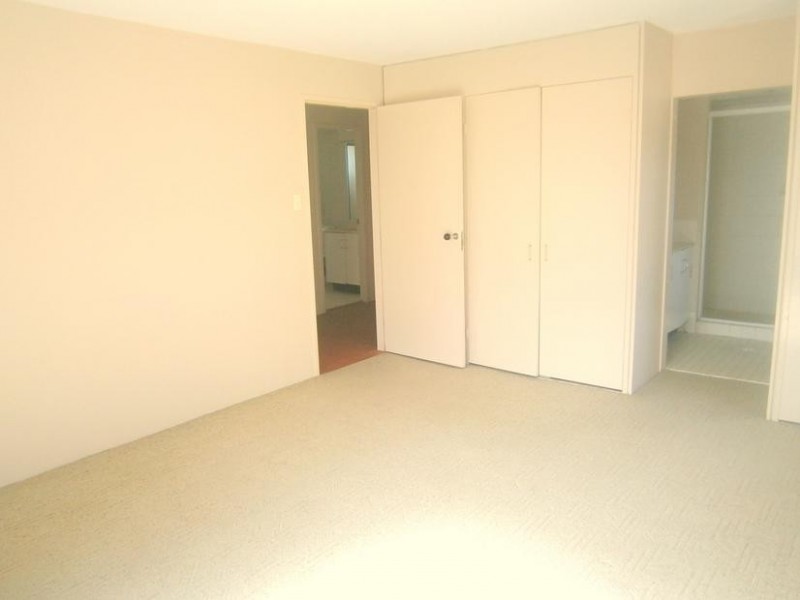 61 Garfield Terrace, Surfers Paradise QLD 4217