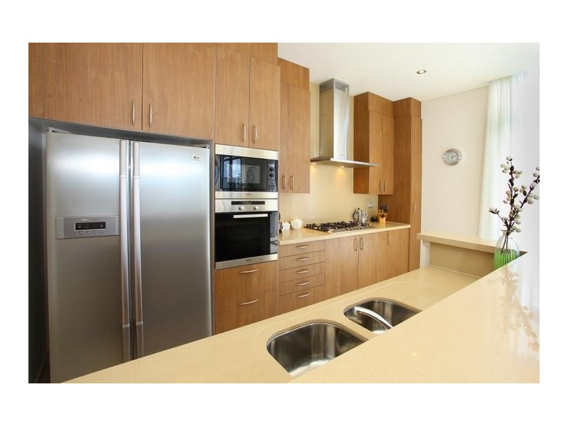 2201/18 Cypress Avenue ‘Solaire’ Budds Beach, Surfers Paradise QLD 4217