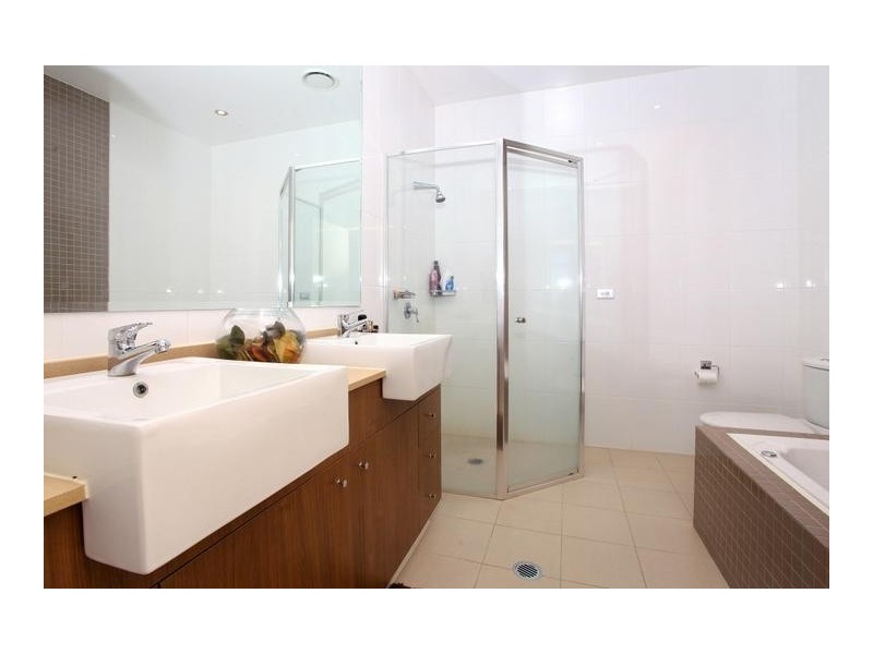 2201/18 Cypress Avenue ‘Solaire’ Budds Beach, Surfers Paradise QLD 4217