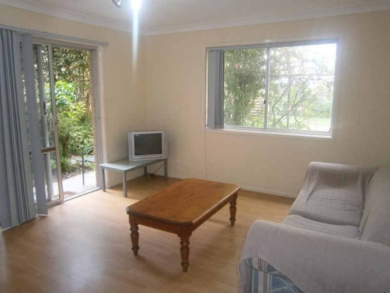 14 Illawong Street, Chevron Island QLD 4217