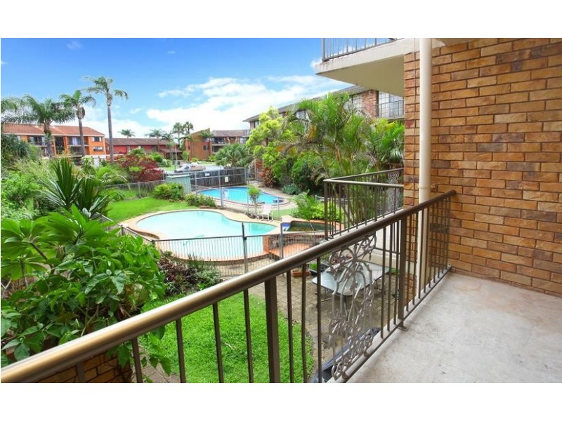 5 / 16 Duet Drive ‘Lake Intrepid Lodge’, Mermaid Waters QLD 4218