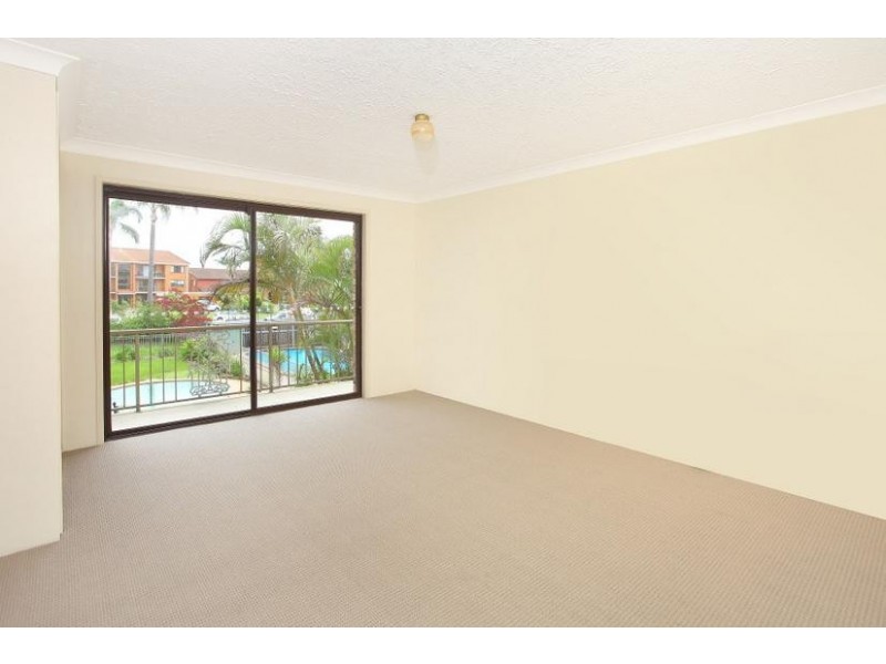 5 / 16 Duet Drive ‘Lake Intrepid Lodge’, Mermaid Waters QLD 4218