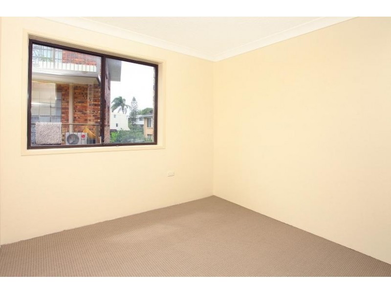 5 / 16 Duet Drive ‘Lake Intrepid Lodge’, Mermaid Waters QLD 4218