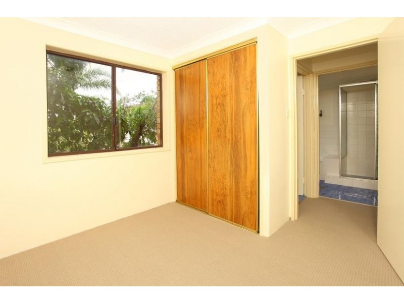 5 / 16 Duet Drive ‘Lake Intrepid Lodge’, Mermaid Waters QLD 4218