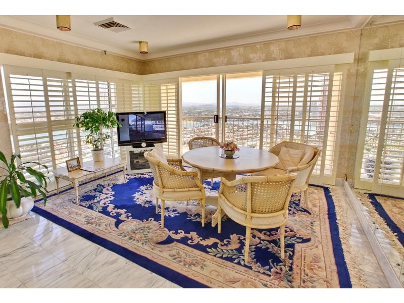 ‘Atlantis East’ Penthouse 181/2 Admiralty Drive, Paradise Waters QLD 4217