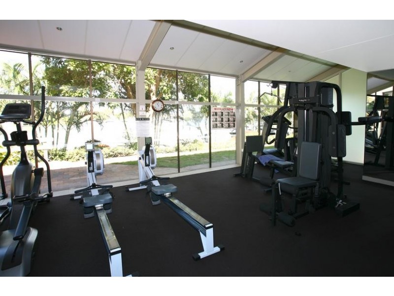 ‘Atlantis East’ Penthouse 181/2 Admiralty Drive, Paradise Waters QLD 4217