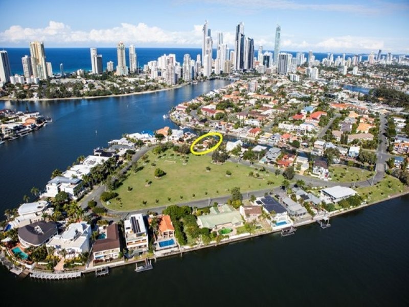 31 Southern Cross Drive, Cronin Island, Surfers Paradise QLD 4217