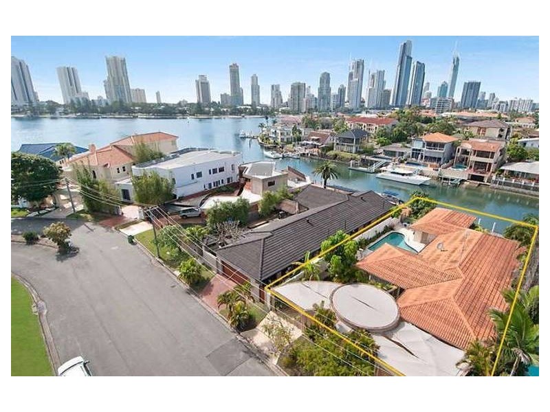 31 Southern Cross Drive, Cronin Island, Surfers Paradise QLD 4217