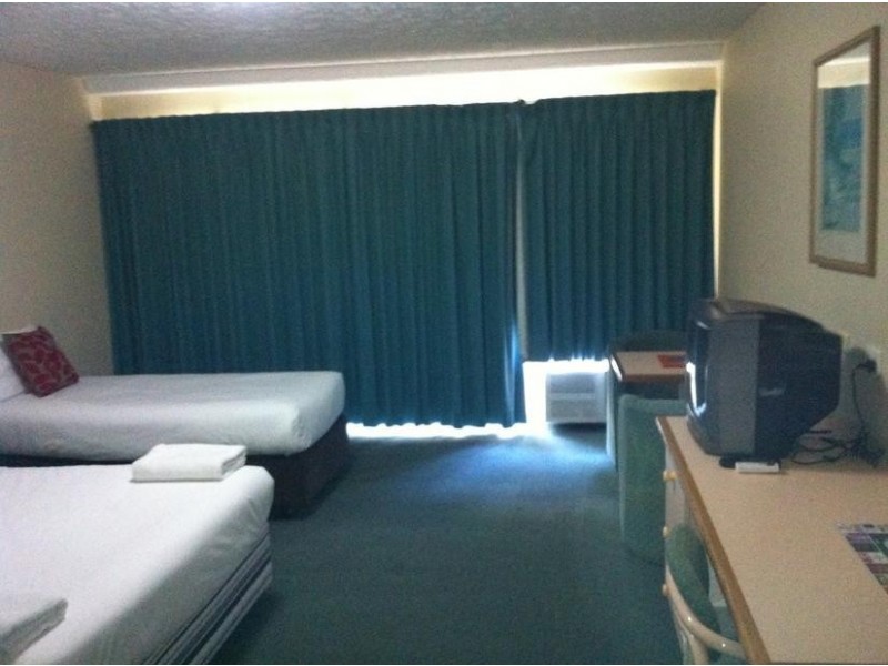 2007 Gold Coast Highway ‘Outrigger Suites’, Miami QLD 4220
