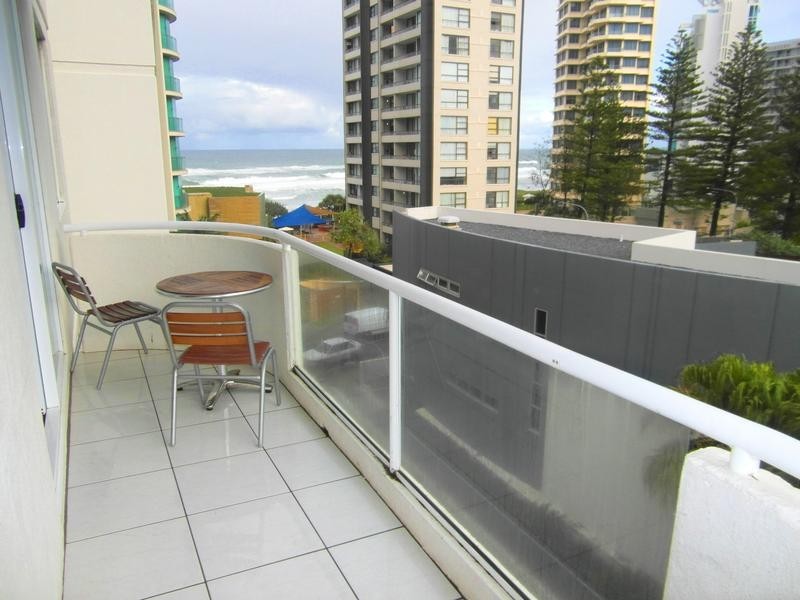 4 Clifford Street ‘Carlton’, Surfers Paradise QLD 4217