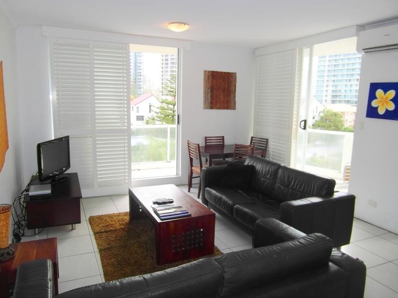 4 Clifford Street ‘Carlton’, Surfers Paradise QLD 4217