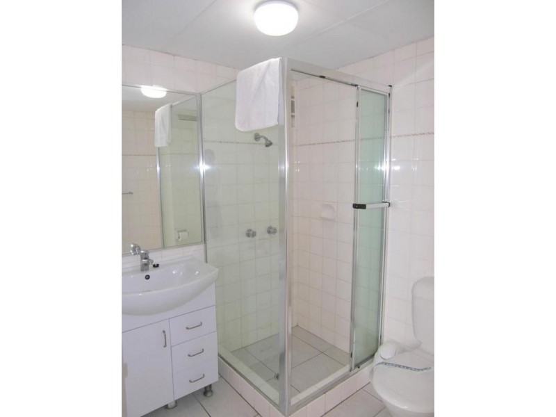 4 Clifford Street ‘Carlton’, Surfers Paradise QLD 4217