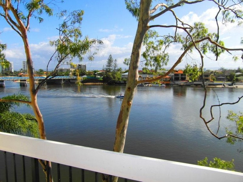 32 Riverview Parade ‘The Anchorage’ Budds Beach, Surfers Paradise QLD 4217