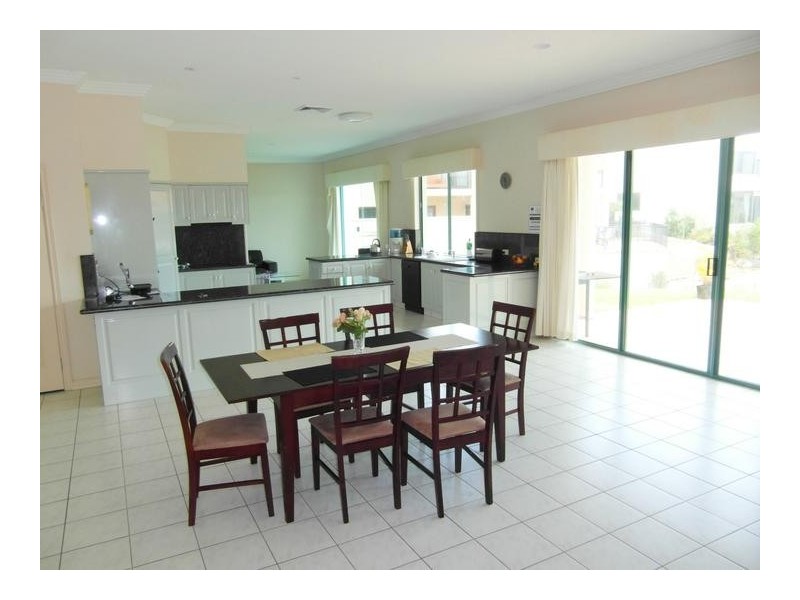 3 Norseman Court, Paradise Waters QLD 4217