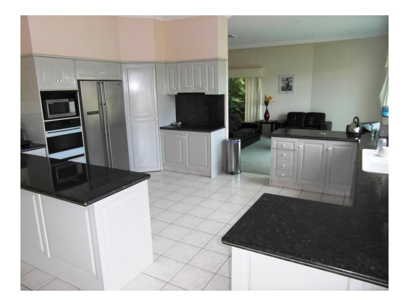 3 Norseman Court, Paradise Waters QLD 4217