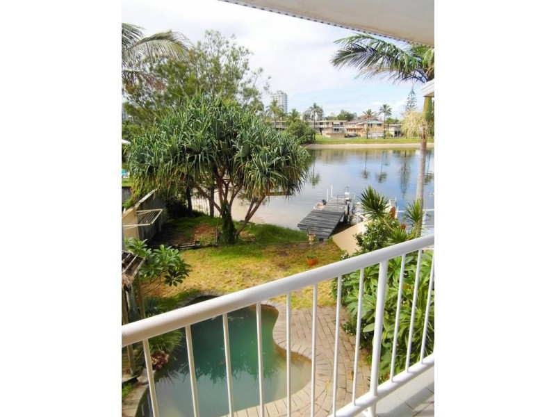 41 Sunrise Boulevard, Surfers Paradise QLD 4217