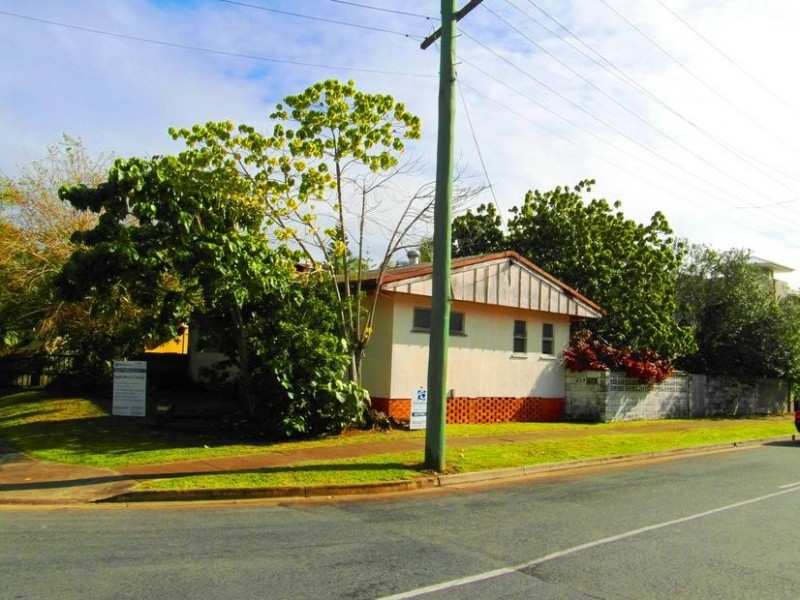 21 Pine Avenue, Budds Beach, Surfers Paradise QLD 4217