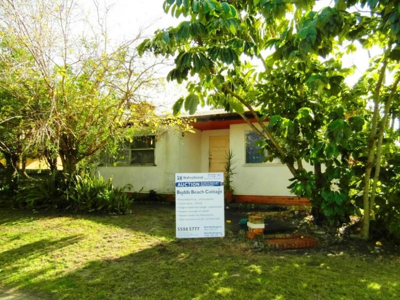 21 Pine Avenue, Budds Beach, Surfers Paradise QLD 4217