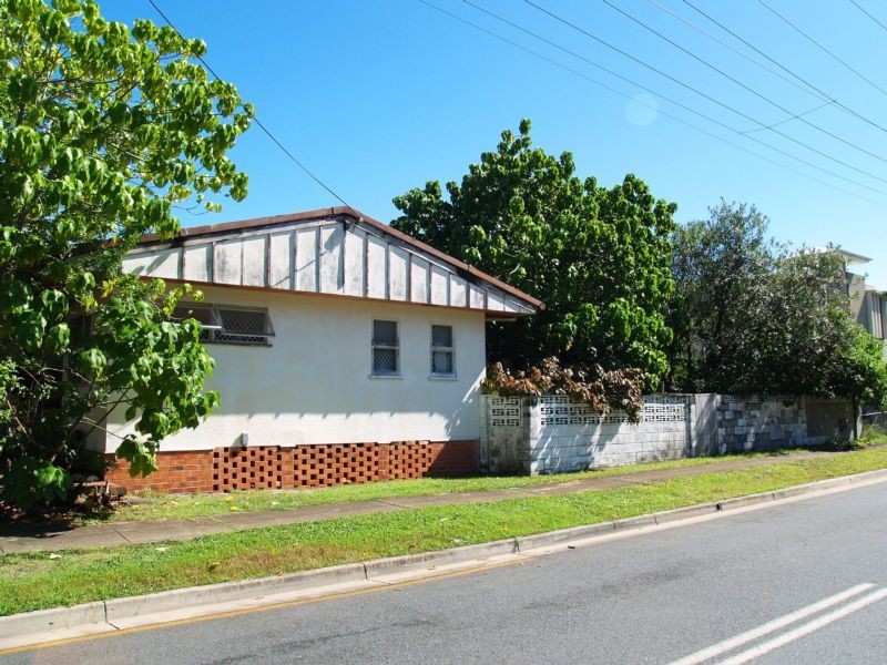 21 Pine Avenue, Budds Beach, Surfers Paradise QLD 4217
