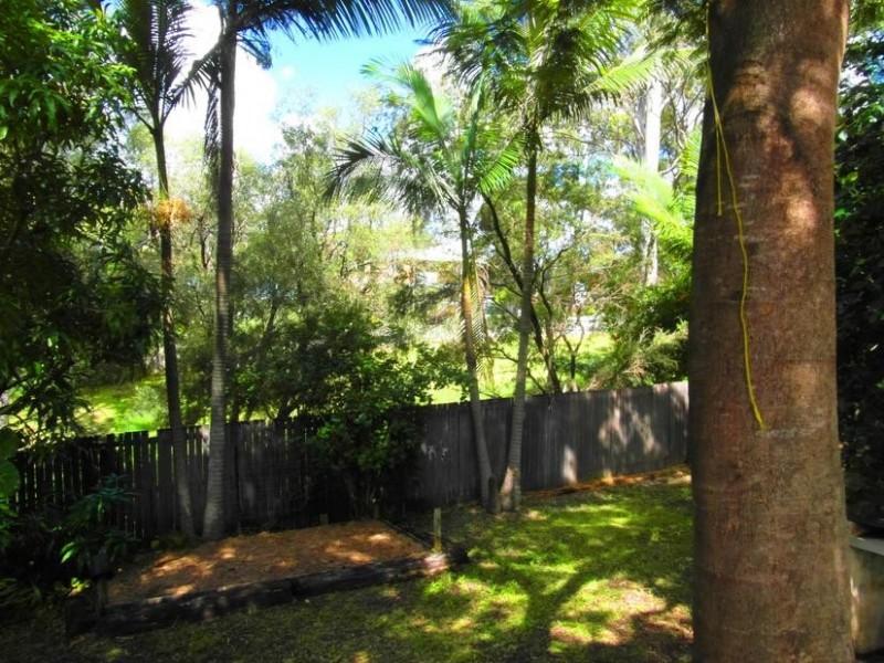 12 Cambridge Court, Carrara QLD 4211