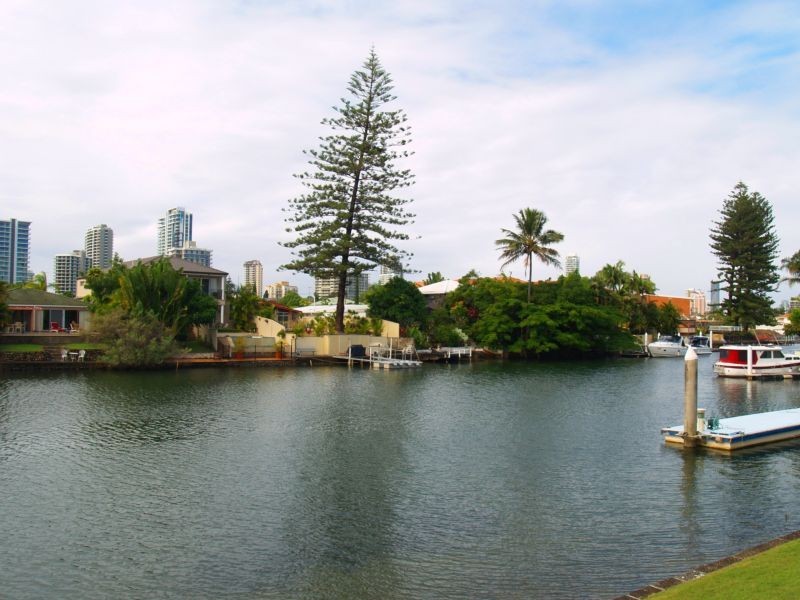 11 Peninsular Drive ‘The Townhouses’, Surfers Paradise QLD 4217