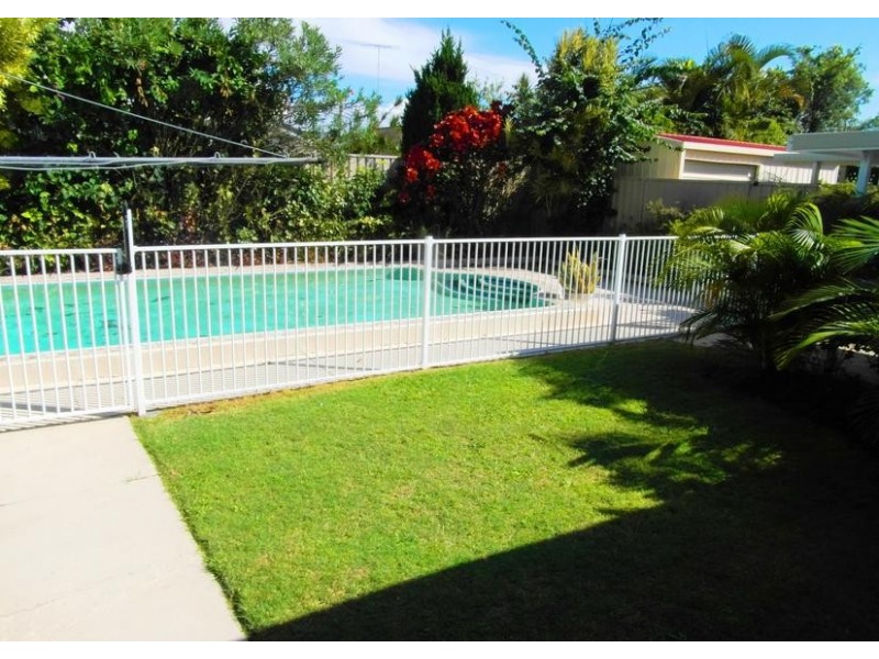 22 Coogeen Street,, Sorrento QLD 4217