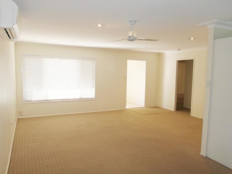 22 Coogeen Street,, Sorrento QLD 4217