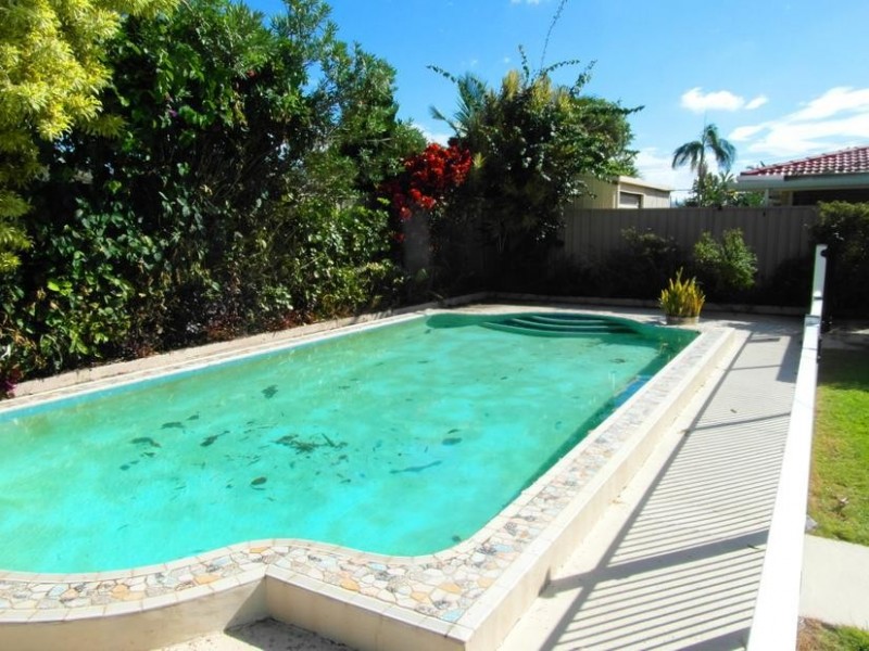 22 Coogeen Street,, Sorrento QLD 4217