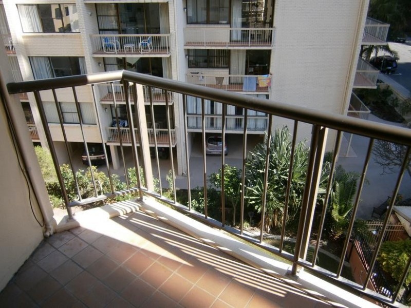 8 Trickett Street (Aloha), Surfers Paradise QLD 4217