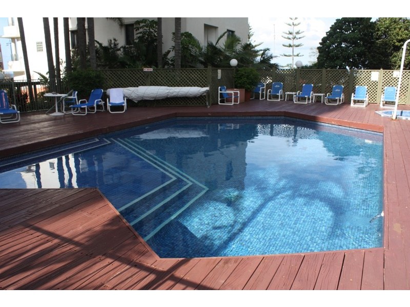 8 Trickett Street (Aloha), Surfers Paradise QLD 4217