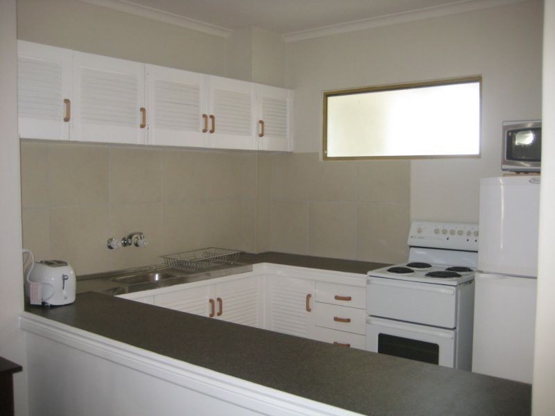 19 Leonard Avenue, Surfers Paradise QLD 4217