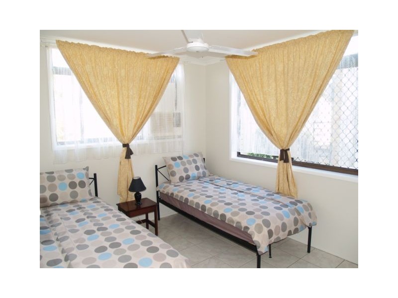 19 Leonard Avenue, Surfers Paradise QLD 4217