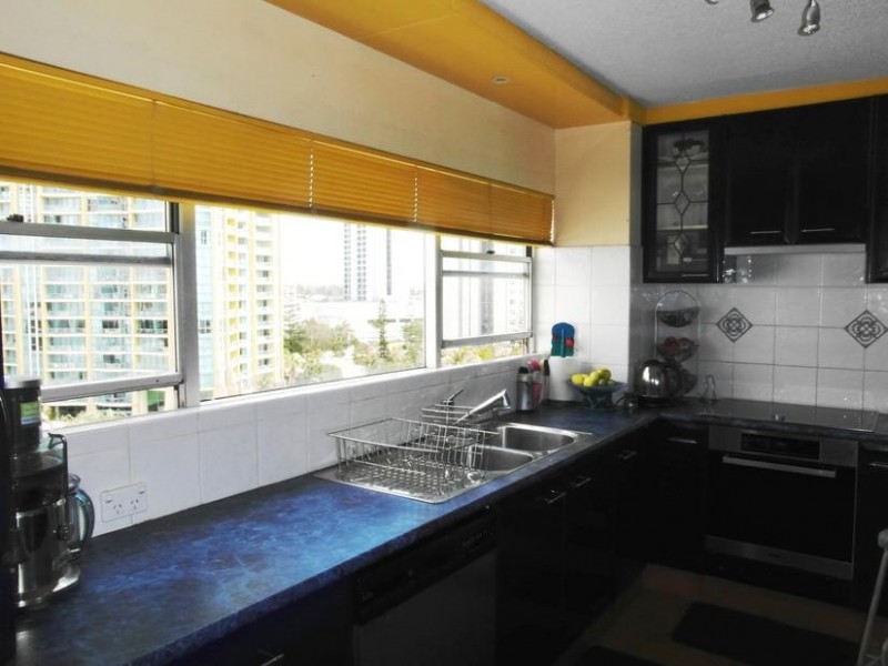 142 Esplanade ‘Pacific Plaza’, Surfers Paradise QLD 4217