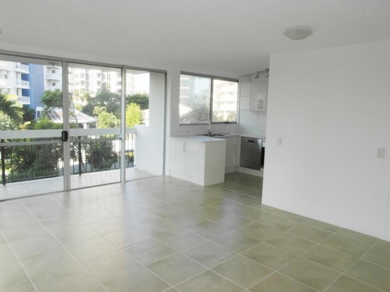 32 Riverview Parade ‘Anchorage’, Budds Beach, Surfers Paradise QLD 4217