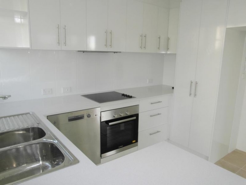 32 Riverview Parade ‘Anchorage’, Budds Beach, Surfers Paradise QLD 4217