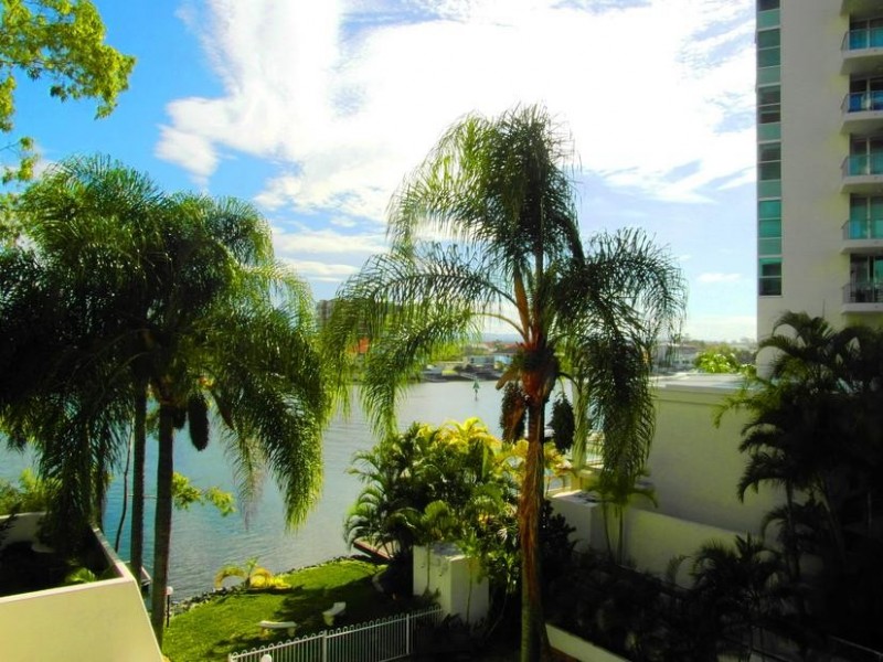 32 Riverview Parade ‘Anchorage’, Budds Beach, Surfers Paradise QLD 4217