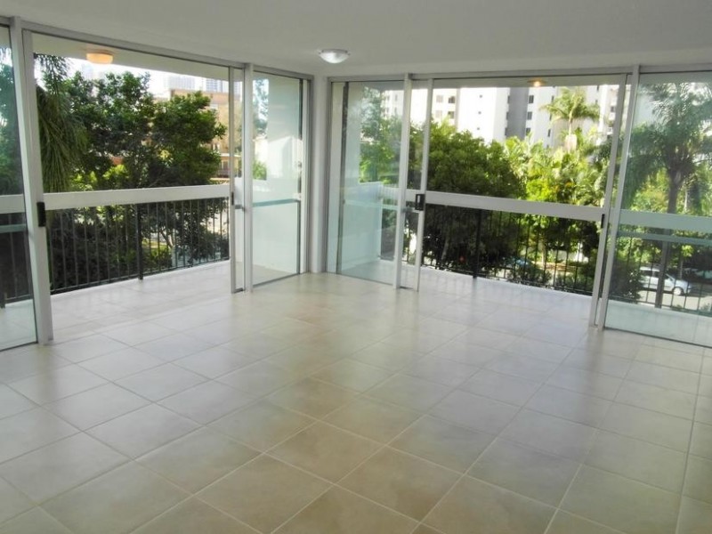 32 Riverview Parade ‘Anchorage’, Budds Beach, Surfers Paradise QLD 4217